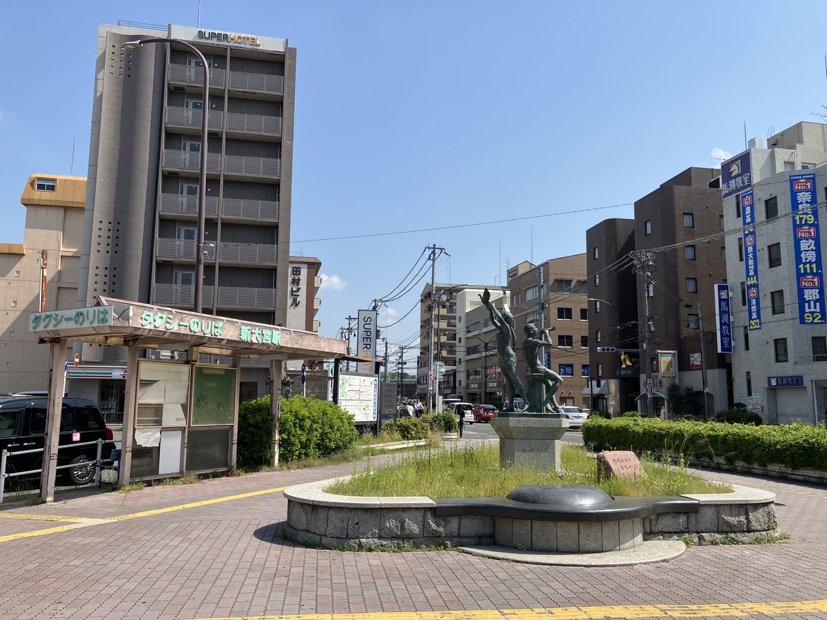 新大宮駅の北側の景色。これから北方向へ直進する