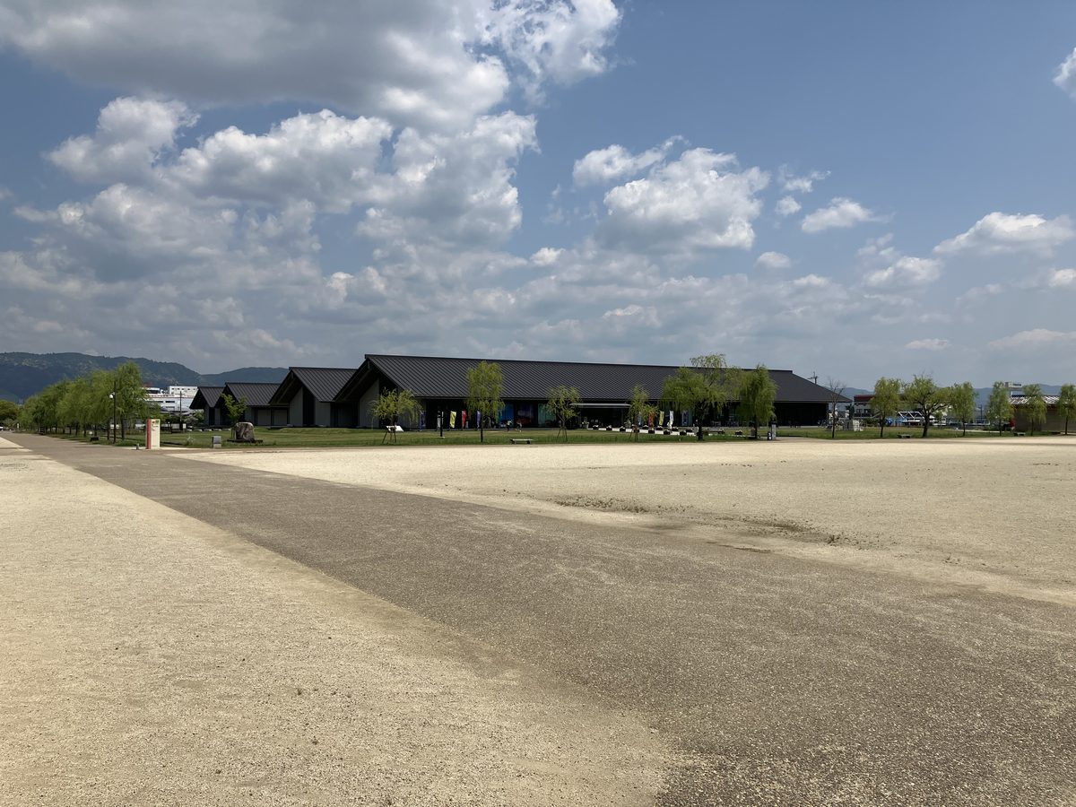 平城宮いざない館の内部。歴史や当時の暮らしを学べる