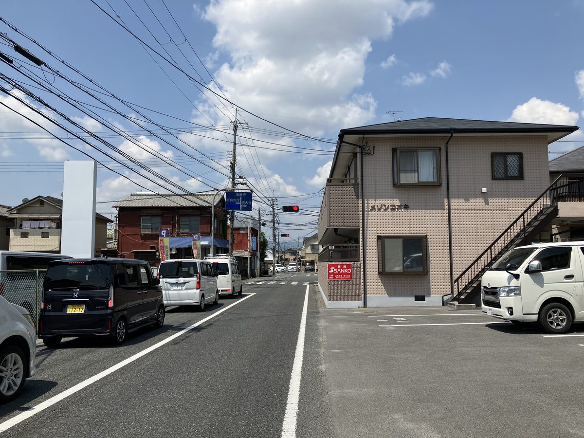 交差点『法華寺』が見えてきた。右折する